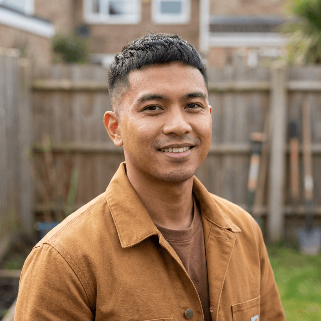 Male business traveler in his mid 30s, East Asian, professional confident appearance
